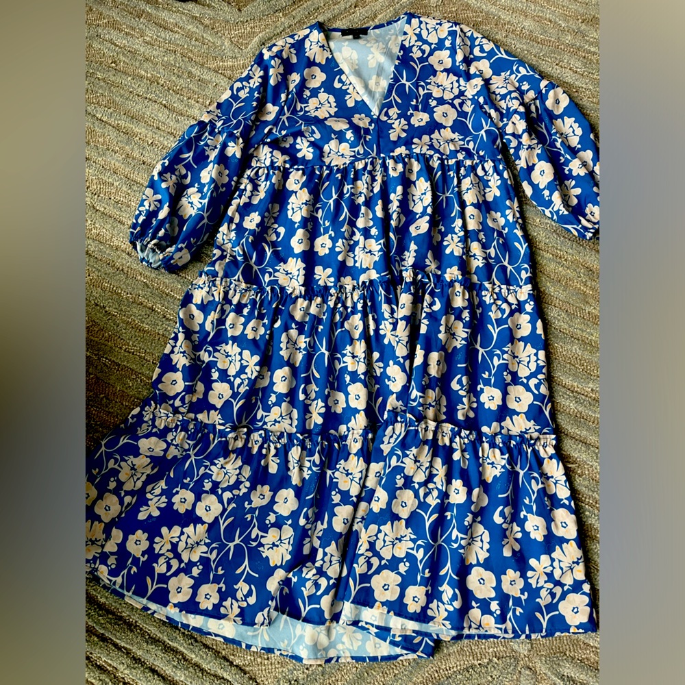 Never worn Long Aly Daly dress.